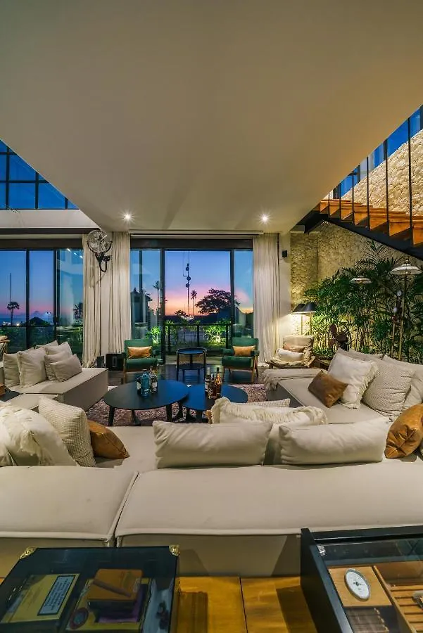 Penthouse Sunset Seabreeze - 5 Stars K Club Penthouse With Seaview Next To Finns Canggu  Indonesia