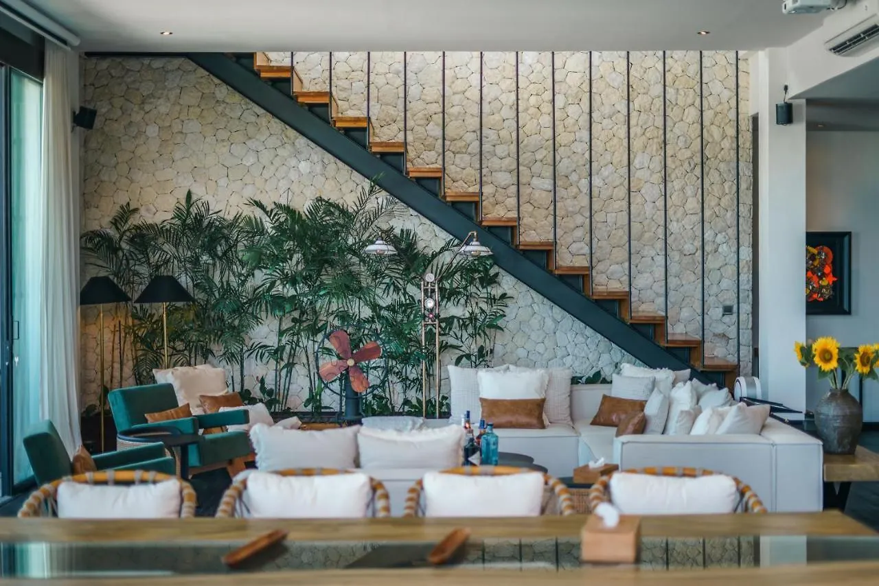 Penthouse Sunset Seabreeze - 5 Stars K Club Penthouse With Seaview Next To Finns Canggu  Indonesia